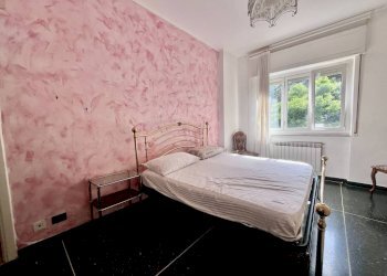 Camera da letto - Appartamento via Sant'Alberto, 37A, Genova (zona Sestri Ponente) - foto 11