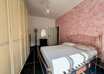 Camera da letto - Appartamento via Sant'Alberto, 37A, Genova (zona Sestri Ponente) - foto 12