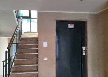 Ascensori - Ufficio via Giulio Giordani, 7, Varese (zona Masnago) - foto 3