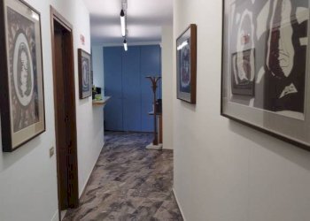 Corridoio - Ufficio via Giulio Giordani, 7, Varese (zona Masnago) - foto 13