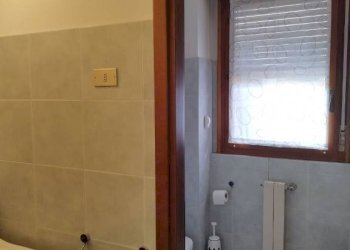 Bagno - Ufficio via Giulio Giordani, 7, Varese (zona Masnago) - foto 17