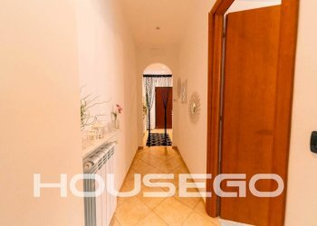 Corridoio - Two-room apartment via Giovanni Daneo, 115C, Genova (neighborhood Marassi) - photo 11