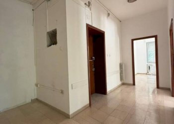 Corridoio - Appartamento viale Adua, 42, Sassari - foto 3