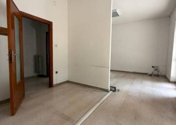 Stanza non arredata - Appartamento viale Adua, 42, Sassari - foto 6