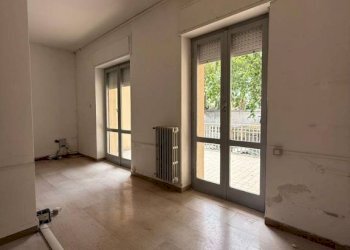 Cucina - Appartamento viale Adua, 42, Sassari - foto 9