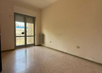 Stanza non arredata - Apartment viale Adua, 42, Sassari - photo 12