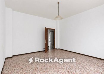 Camera da letto - Appartamento via Quarenghi, 30, Grassobbio - foto 13