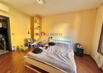 Camera da letto - Appartamento via di Corticella, 58, Bologna (zona Bolognina) - foto 4