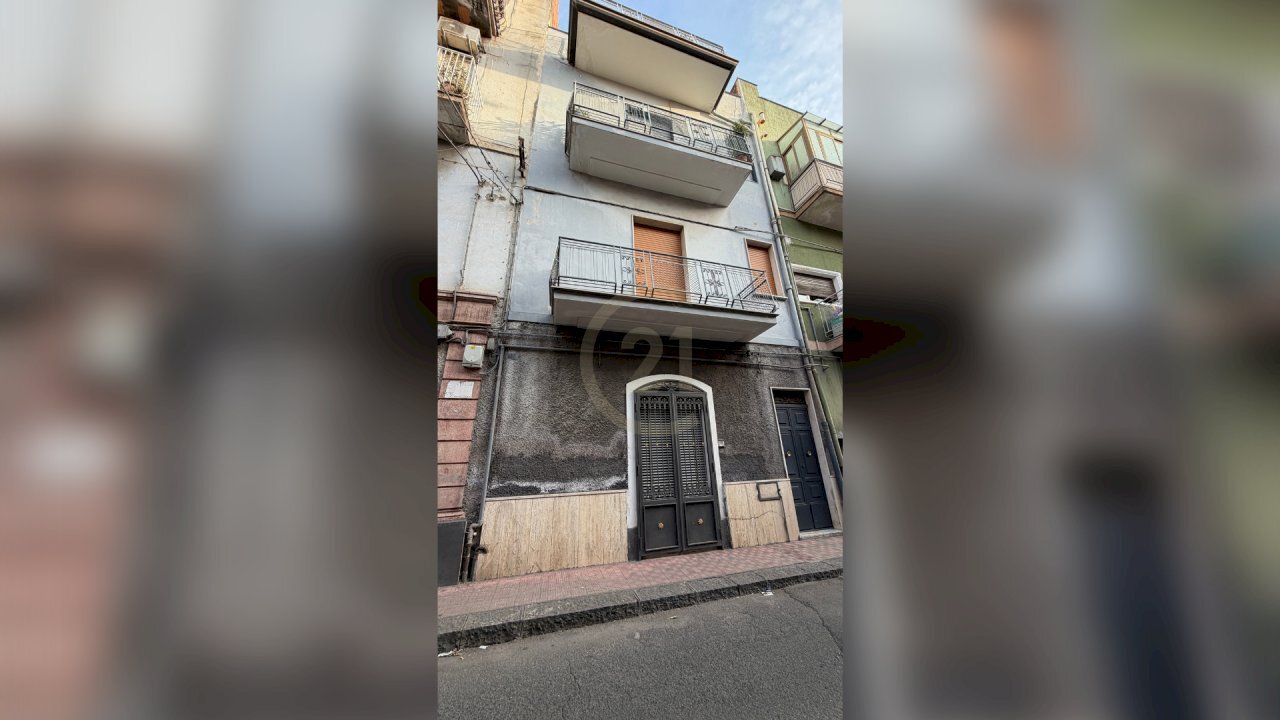 Prospetto ingresso 3 - Apartment Via Fiume 20, Paternò - photo 2
