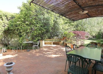 vendesi villa con terrazzo giardino e garage doppi - Villa Via Borgo Giannotti 120, Lucca - foto 1