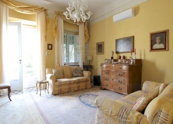 vendesi villa con terrazza giardino e garage doppi - Villa Via Borgo Giannotti 120, Lucca - foto 7