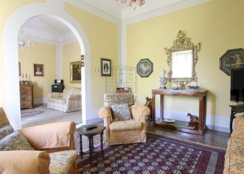 vendesi villa con terrazza giardino e garage doppi - Villa Via Borgo Giannotti 120, Lucca - foto 9