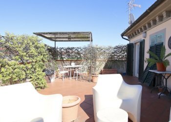 vendesi villa con terrazza giardino e garage doppi - Villa Via Borgo Giannotti 120, Lucca - foto 21