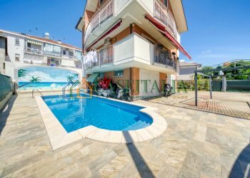 Piscina - Casa indipendente Via Fratelli Cervi 19, Nichelino - foto 3