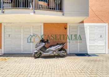Ingresso box - Casa indipendente Via Fratelli Cervi 19, Nichelino - foto 21