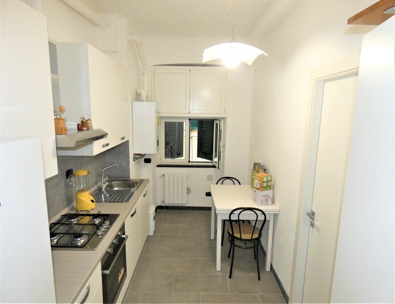 cucina - Appartamento Vico Chiuso Caffa, Genova (zona Foce) - foto 1