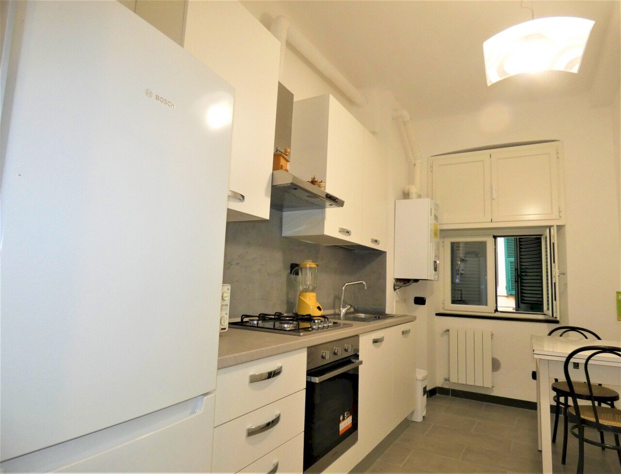 cucina - Appartamento Vico Chiuso Caffa, Genova (zona Foce) - foto 2