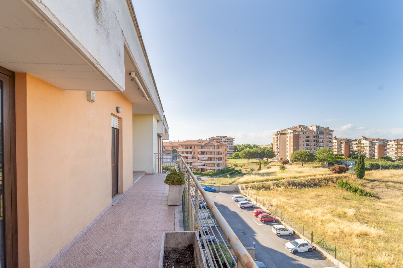 55 - Appartamento Viale delle Arti 13, Pomezia - foto 2