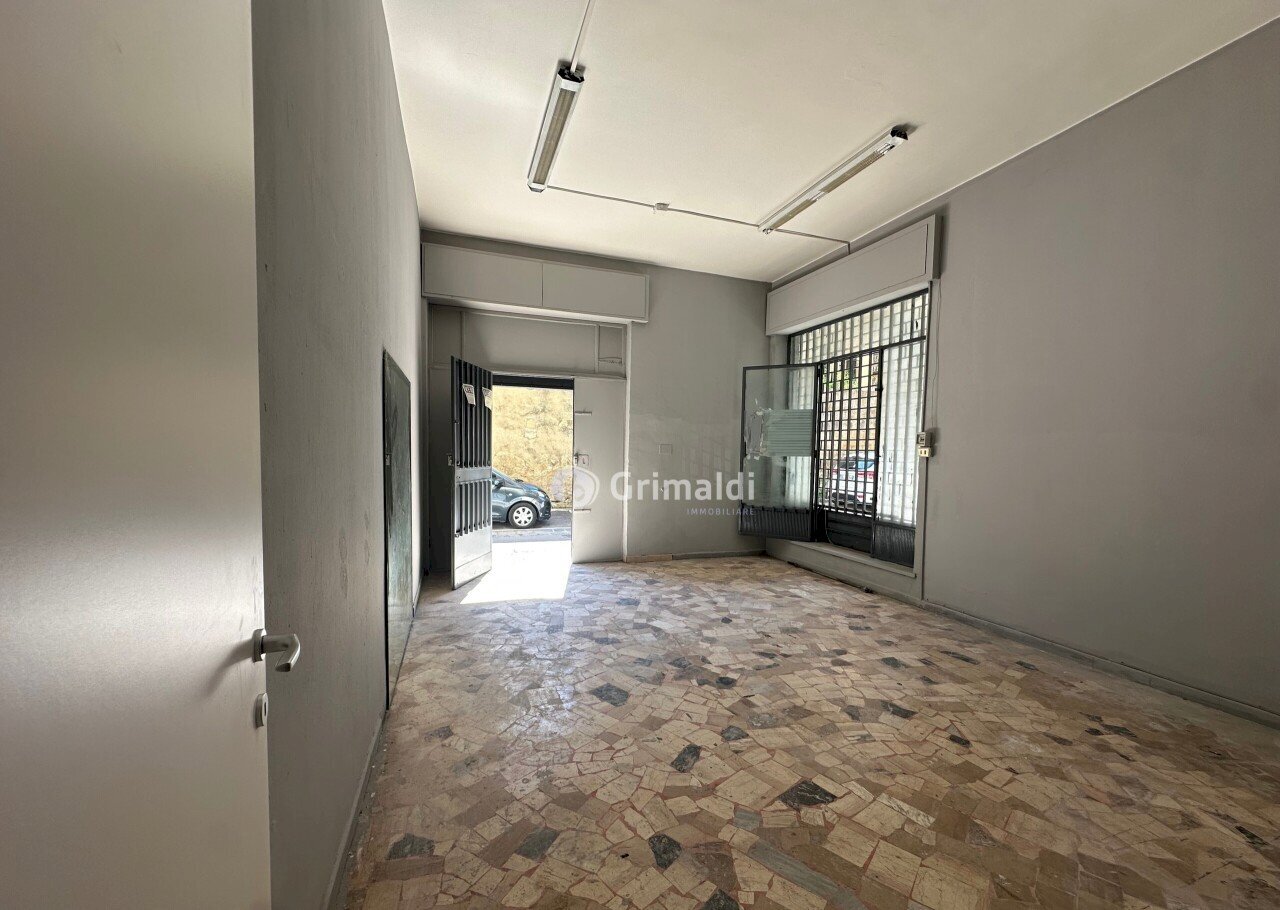 3 - Commercial Premises Via Roma 464, Pomigliano d'Arco - photo 2