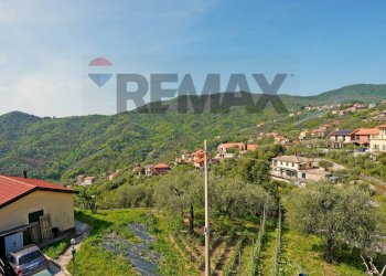 Three-room apartment via nostra signora della guardia, 84 
 Leivi, Leivi - photo 16