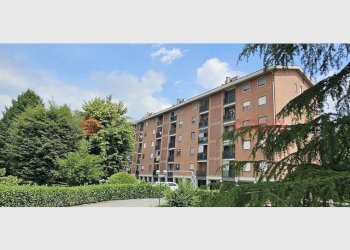Four-room apartment piazza avis, 5, Pinerolo - photo 1