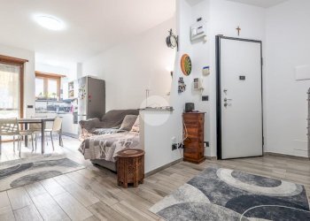 Two-room apartment Via carlo girardi, Grugliasco - photo 1