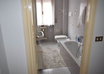 One-room apartment - Via Zenatello, 2, Verona (neighborhood Ponte Crencano) - photo 9