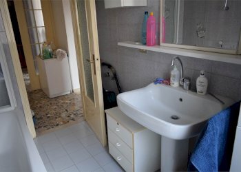 One-room apartment - Via Zenatello, 2, Verona (neighborhood Ponte Crencano) - photo 10