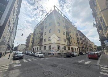 Two-room apartment Via Alessandro Manzoni, Torino (neighborhood Quadrilatero Romano) - photo 2