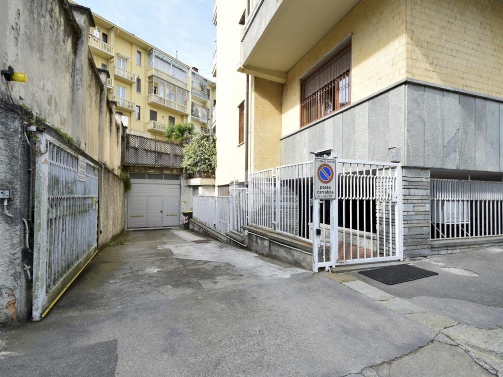 Parking space Via Chiaro Davanzati, Torino (neighborhood Borgo Po) - photo 2