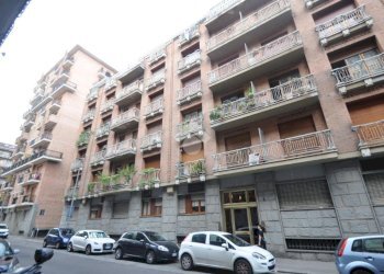 One-room apartment Via Tommaso Grossi, Torino (neighborhood San Salvario) - photo 2
