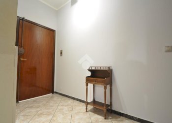One-room apartment Via Tommaso Grossi, Torino (neighborhood San Salvario) - photo 8