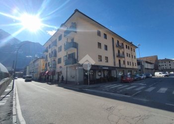 Trilocale Piazza Cavalieri di Vittorio Veneto, Aosta - foto 1