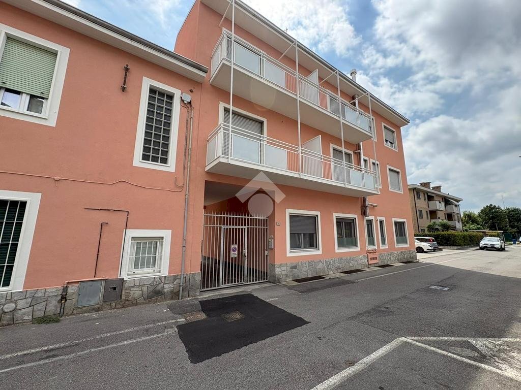 Three-room apartment Via General Cantore, Lainate - photo 1