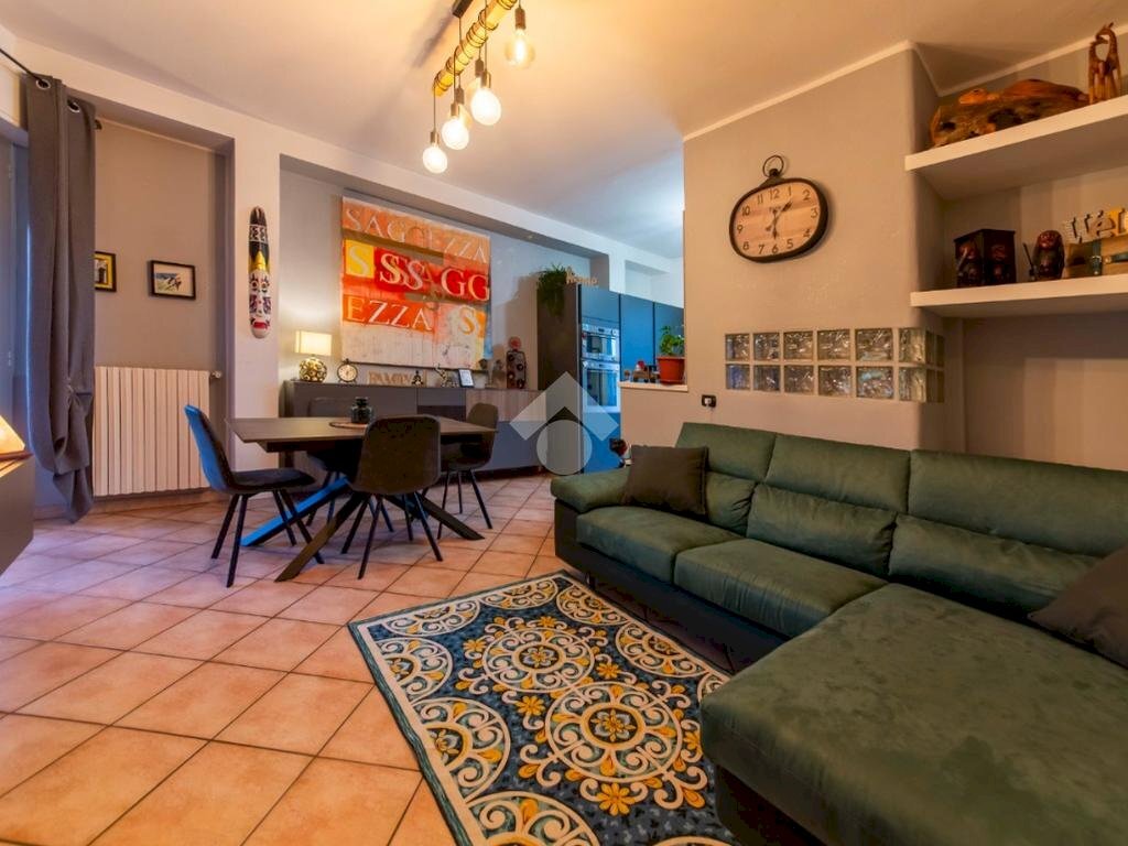 Three-room apartment Via General Cantore, Lainate - photo 2