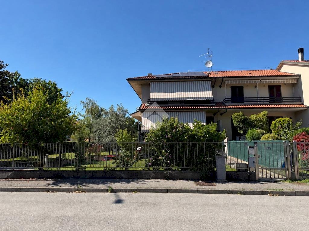 Terraced Villa Via pergolesi, Settala - photo 1