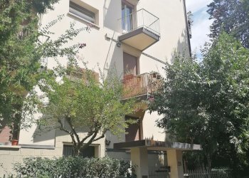 Quadrilocale via Carlo Zucchi, 25, Bologna (zona Costa Saragozza) - foto 1