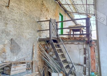 Rustic Via San Giuliano 16, Barge - photo 23