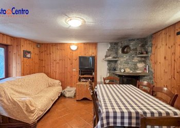 Foto 1 - Casa indipendente Frazione Sessina
 
5, Saint-Denis - foto 1