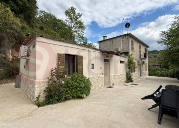 Foto 1 - Casa indipendente Via Montenero
 
38, Arpino - foto 1
