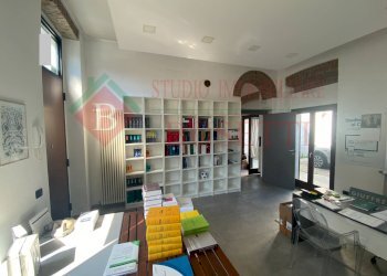 Foto 5 - Commercial Premises via Volturno, Busto Arsizio - photo 5