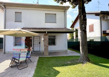Foto 1 - Villa VIA ALBERO
 
8, Finale Emilia - photo 1