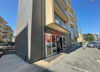 Foto 2 - Box Via Marmorale, Benevento - photo 2