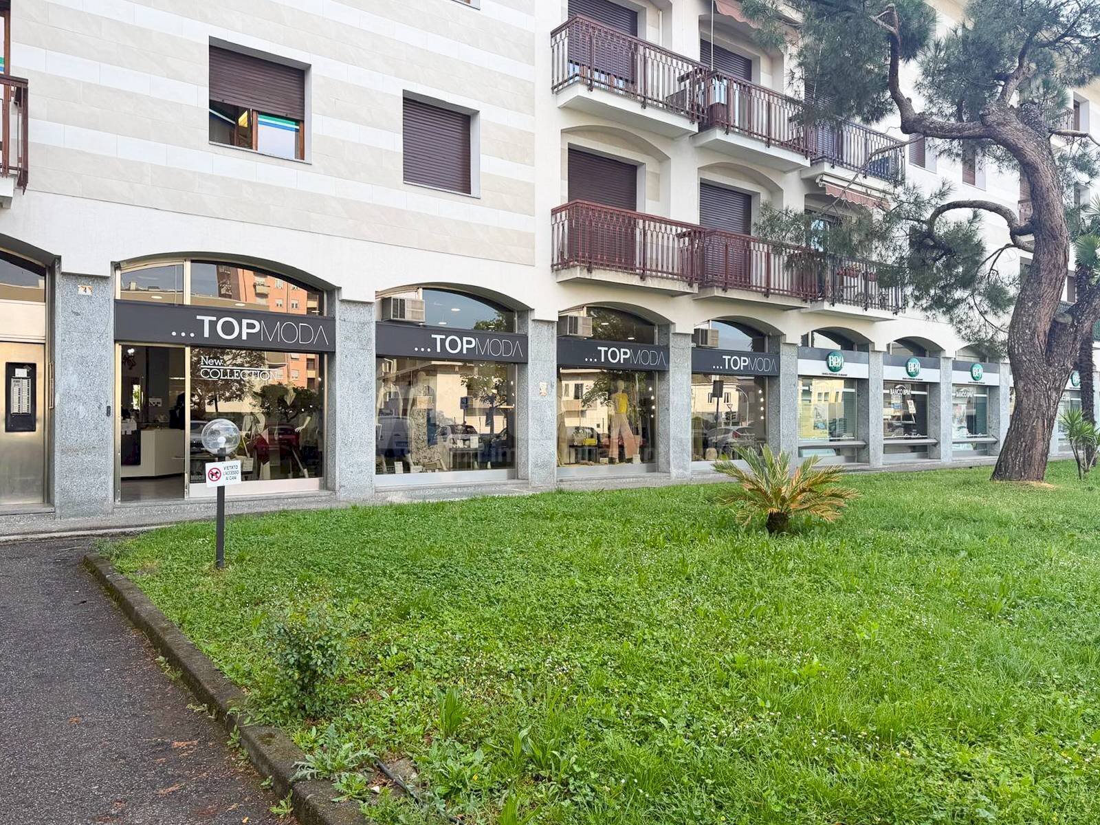 Foto 1 - Negozio via Lecco
 
4, Agrate Brianza - foto 1