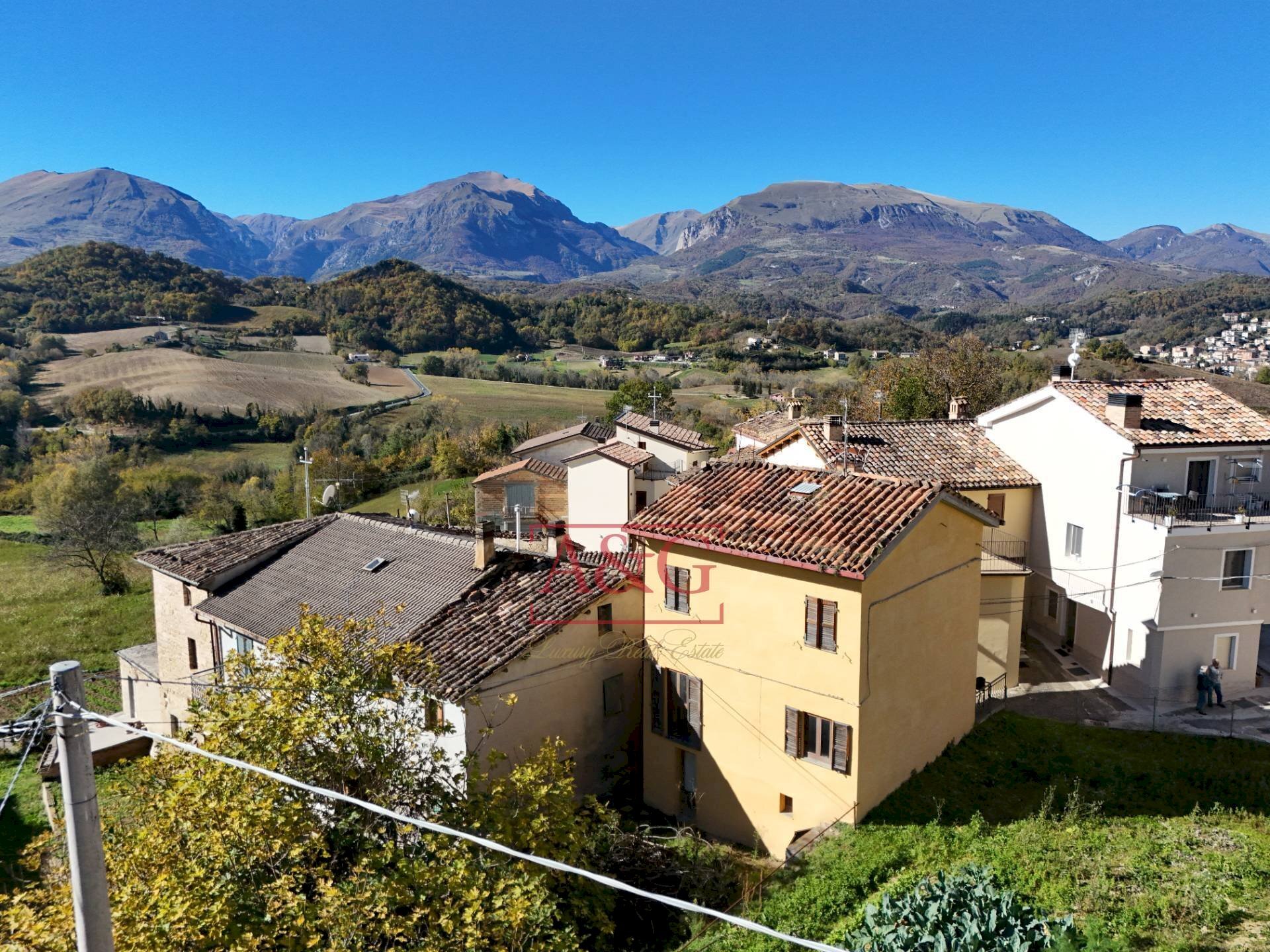 Foto 1 - Casa indipendente Via Villa Salvi, Amandola - foto 1