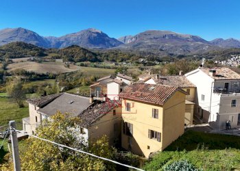 Foto 1 - Casa indipendente Via Villa Salvi, Amandola - foto 1