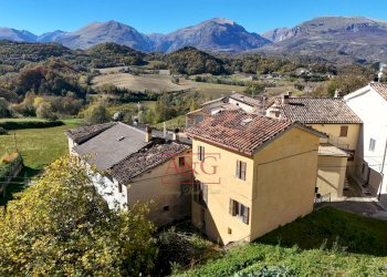 Foto 3 - Casa indipendente Via Villa Salvi, Amandola - foto 3