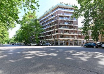 Edificio all\'aperto - Ufficio Via Francesco Melzi D'eril
3, Milano - foto 3
