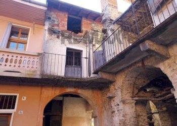 Edificio all\'aperto - Rustico Castelveccana - foto 6