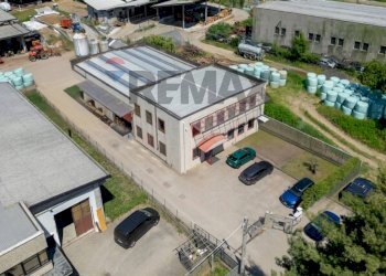 Edificio all\'aperto - Capannone VIA BASSI
6, Arcisate - foto 1